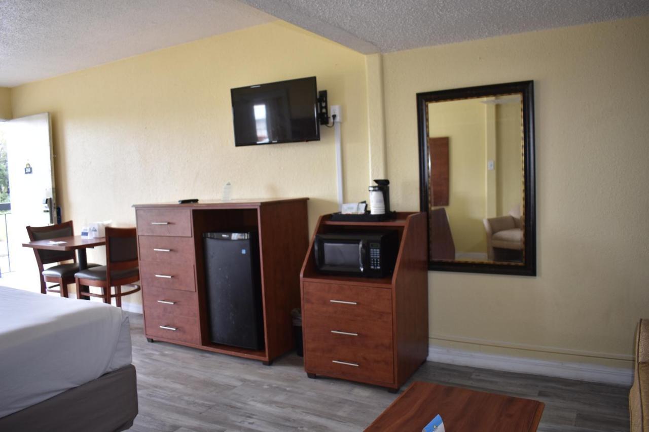 Days Inn By Wyndham Wildwood I-75 Kültér fotó