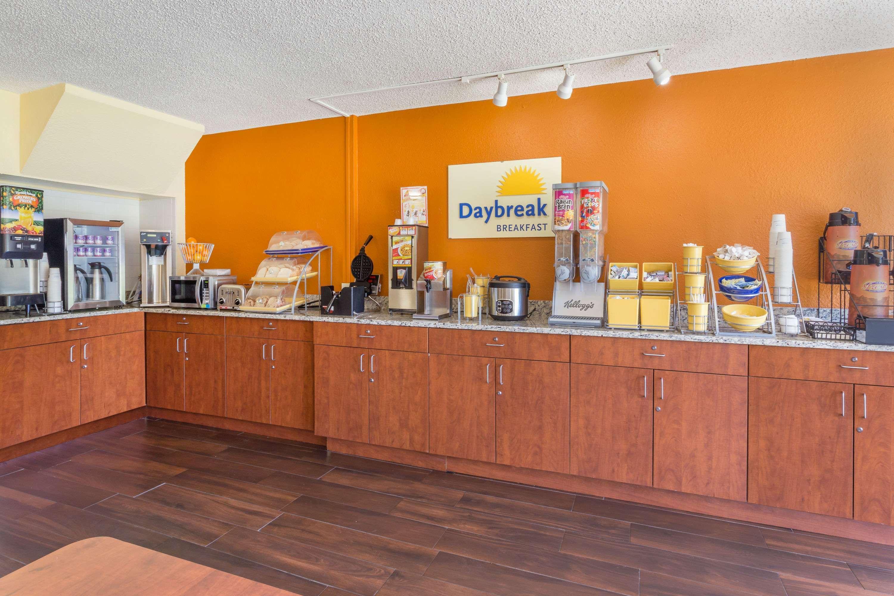 Days Inn By Wyndham Wildwood I-75 Kültér fotó
