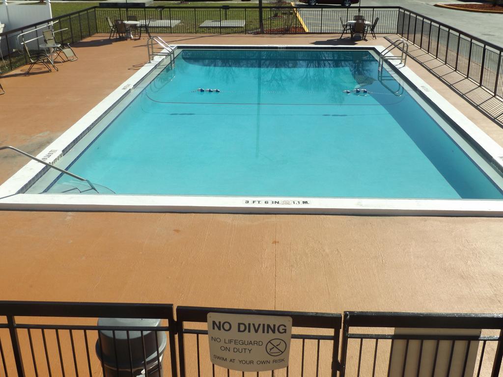 Days Inn By Wyndham Wildwood I-75 Kültér fotó